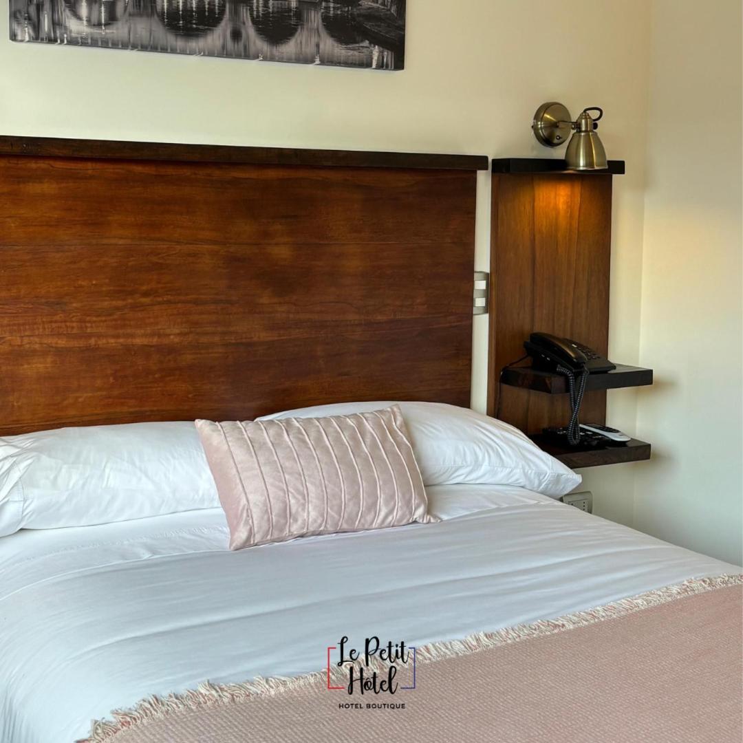 Hotel Le Petit Concepcion Ruang foto